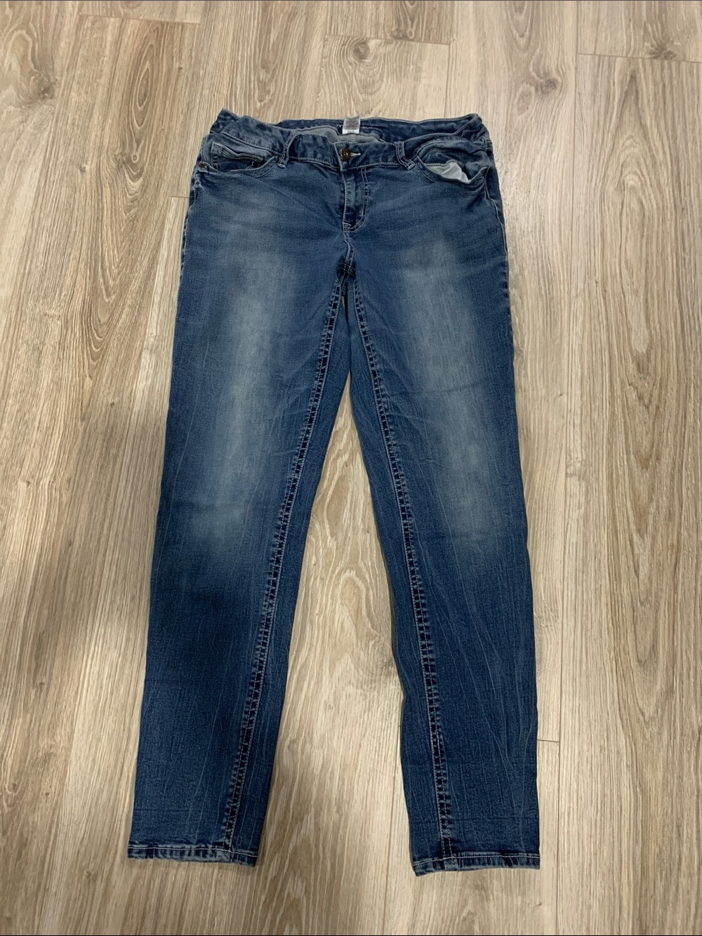Maurices Women's Skinny Jeans in Dark Blue Wash
